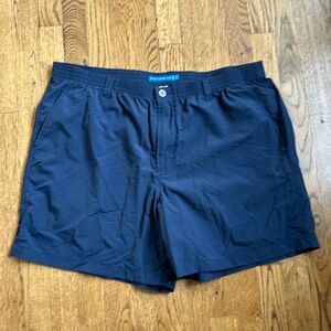 Southern Tide XXL navy Performance short. Maybe worn once.